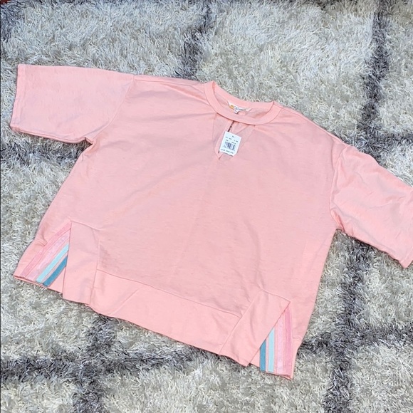 C&C California Tops - ‼️NEW‼️ Short sleeve top with front side slits